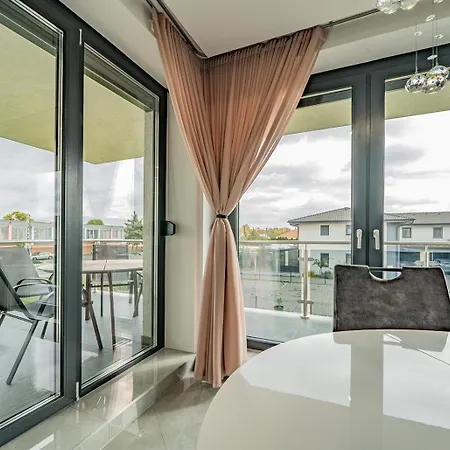 Move In Apartment *